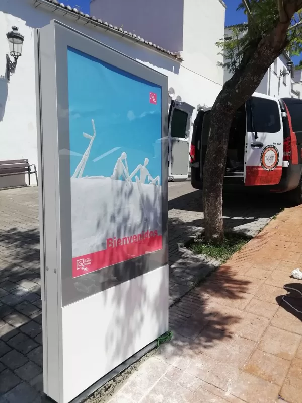 Cartel informativo, mupi